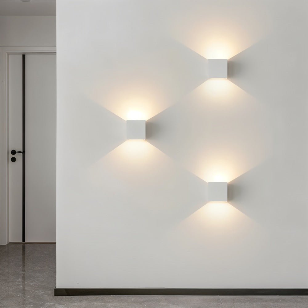 Lior Wall Lamp