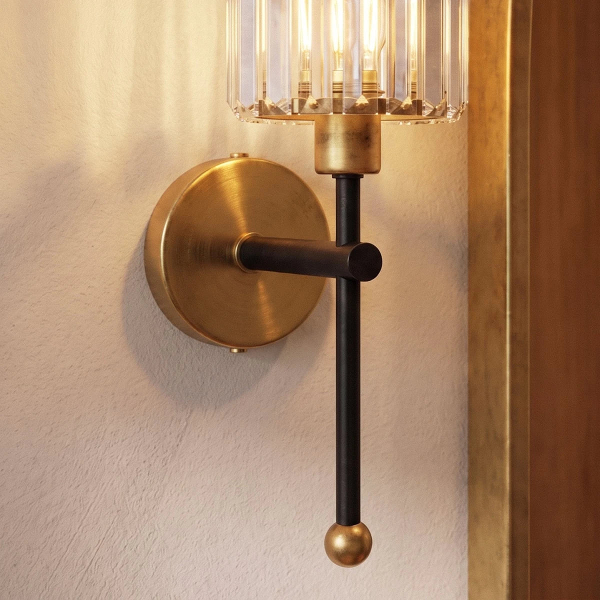 Nagis Wireless Wall Lamp