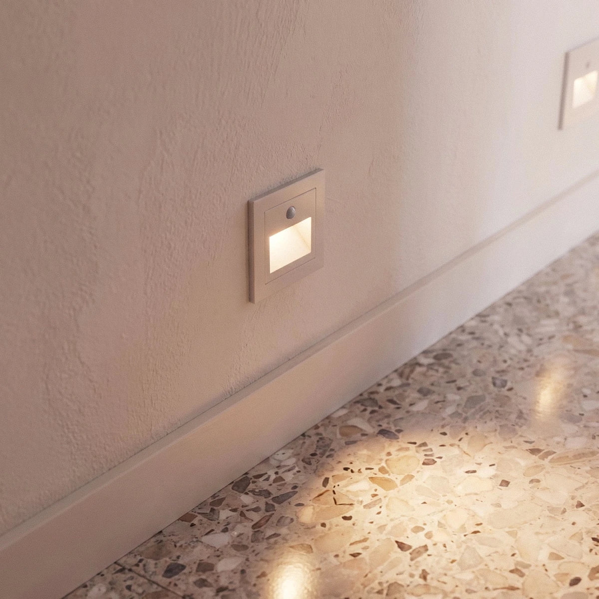 Noa Stair Light - Open Box