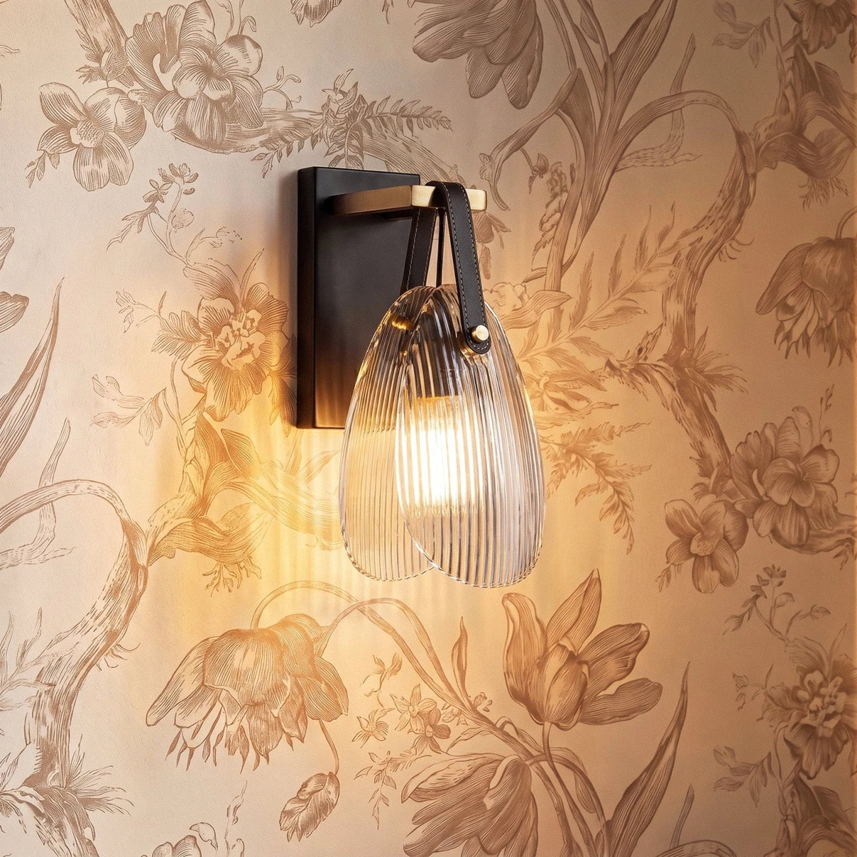 Solya Wall Lamp