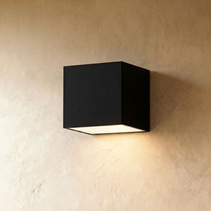 Evelyn Outdoor Wall Lamp