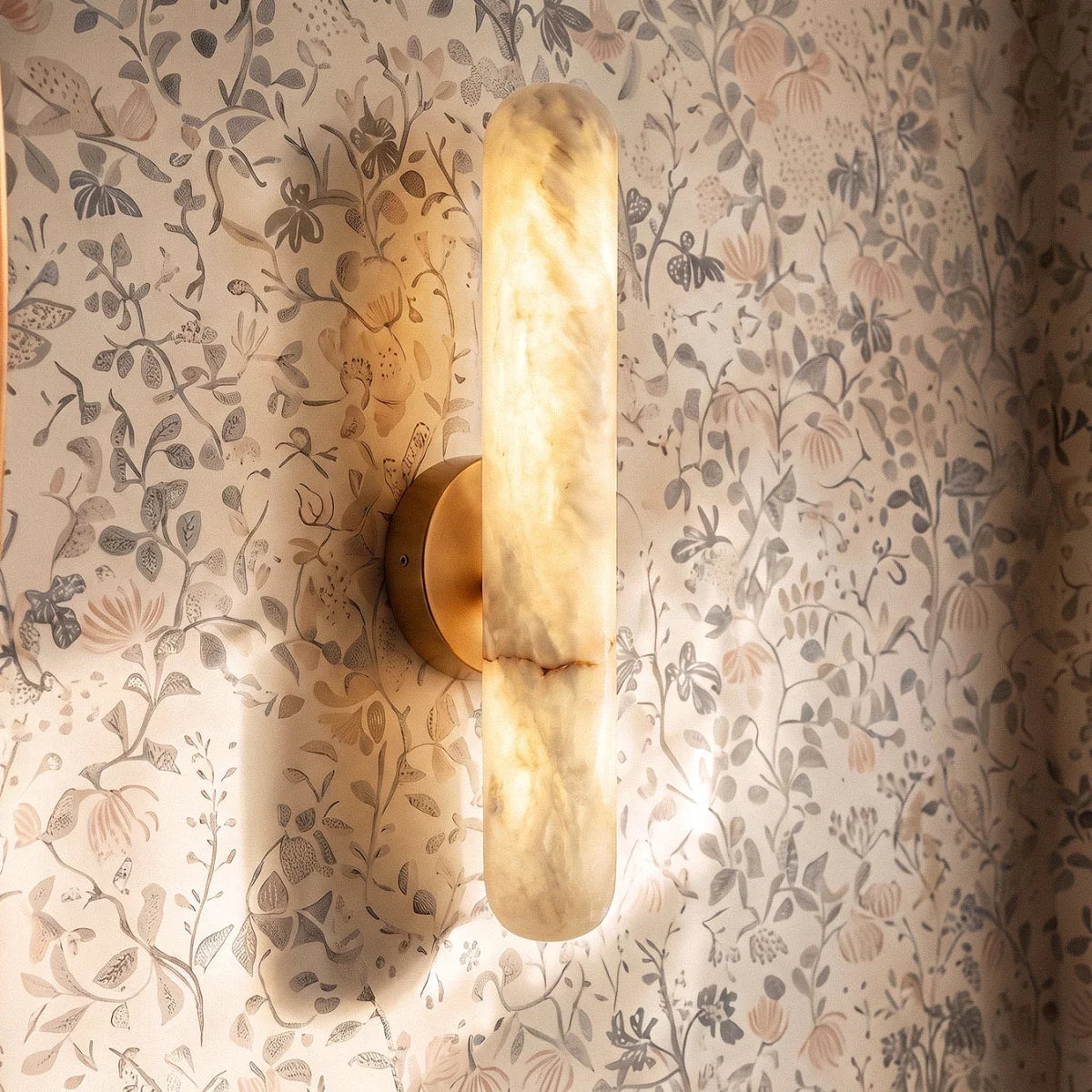 Aelis Alabaster Wall Lamp