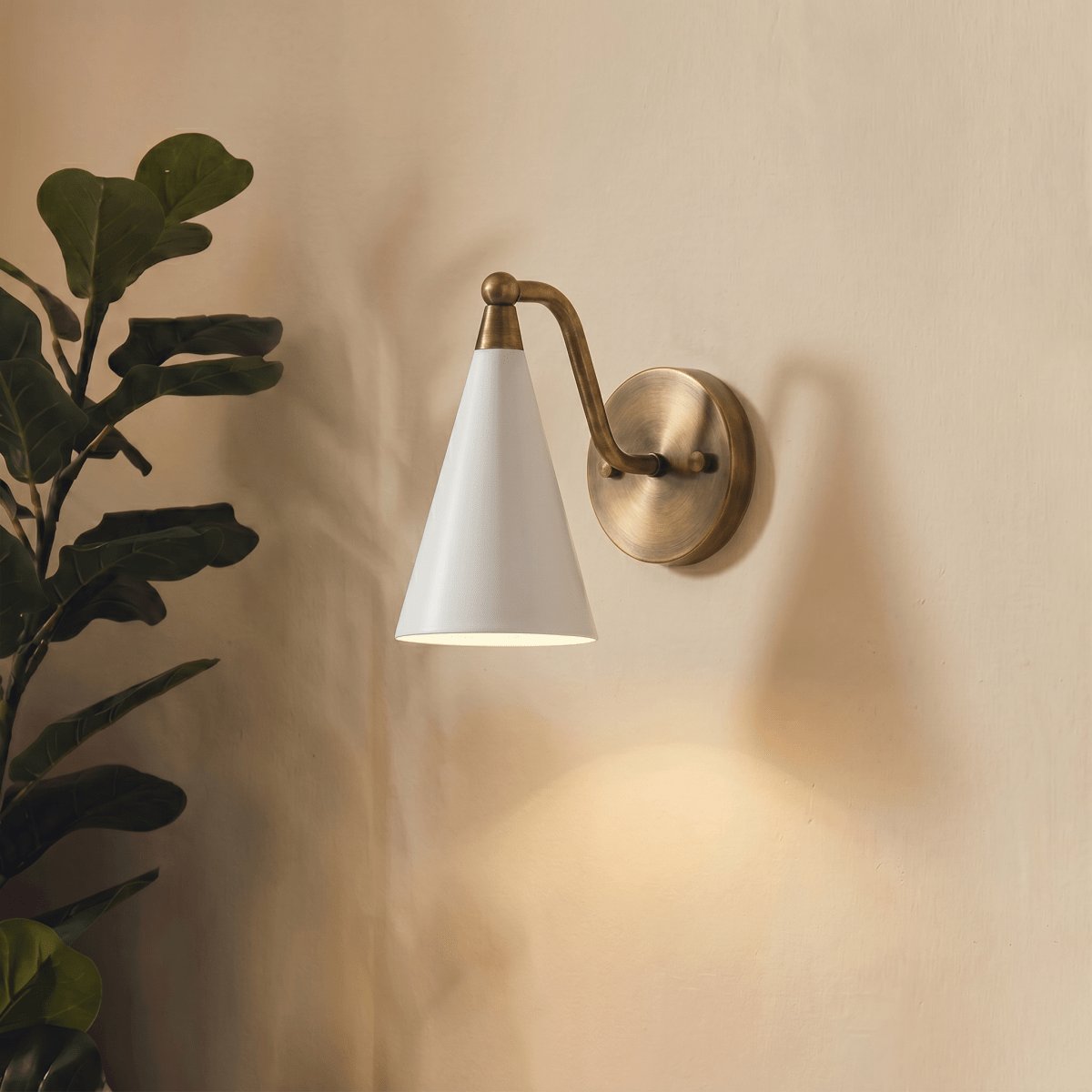 Alver Wall Lamp
