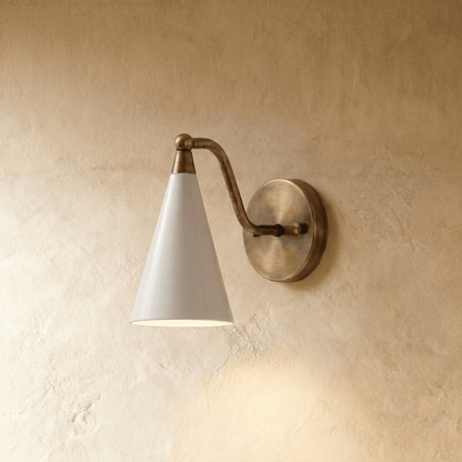 Alver Wall Lamp