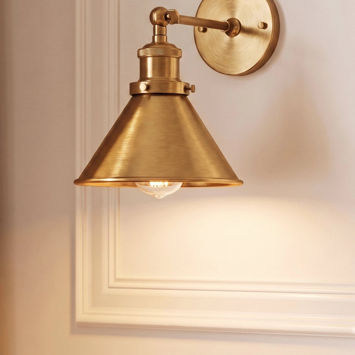 Ancien Wall Lamp