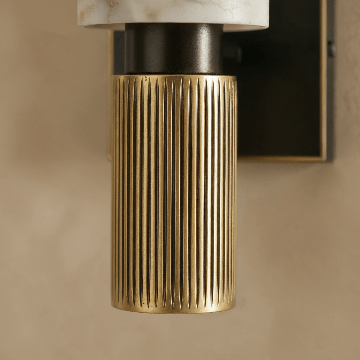 Ansu Alabaster Wall Lamp
