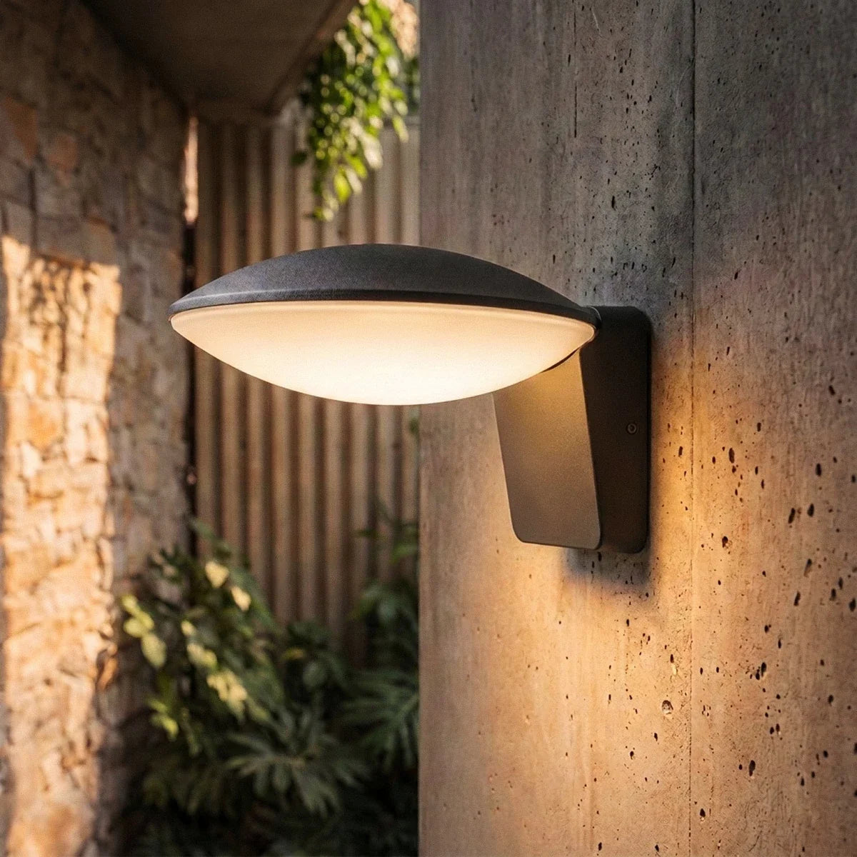 Aruj Outdoor Wall Lamp