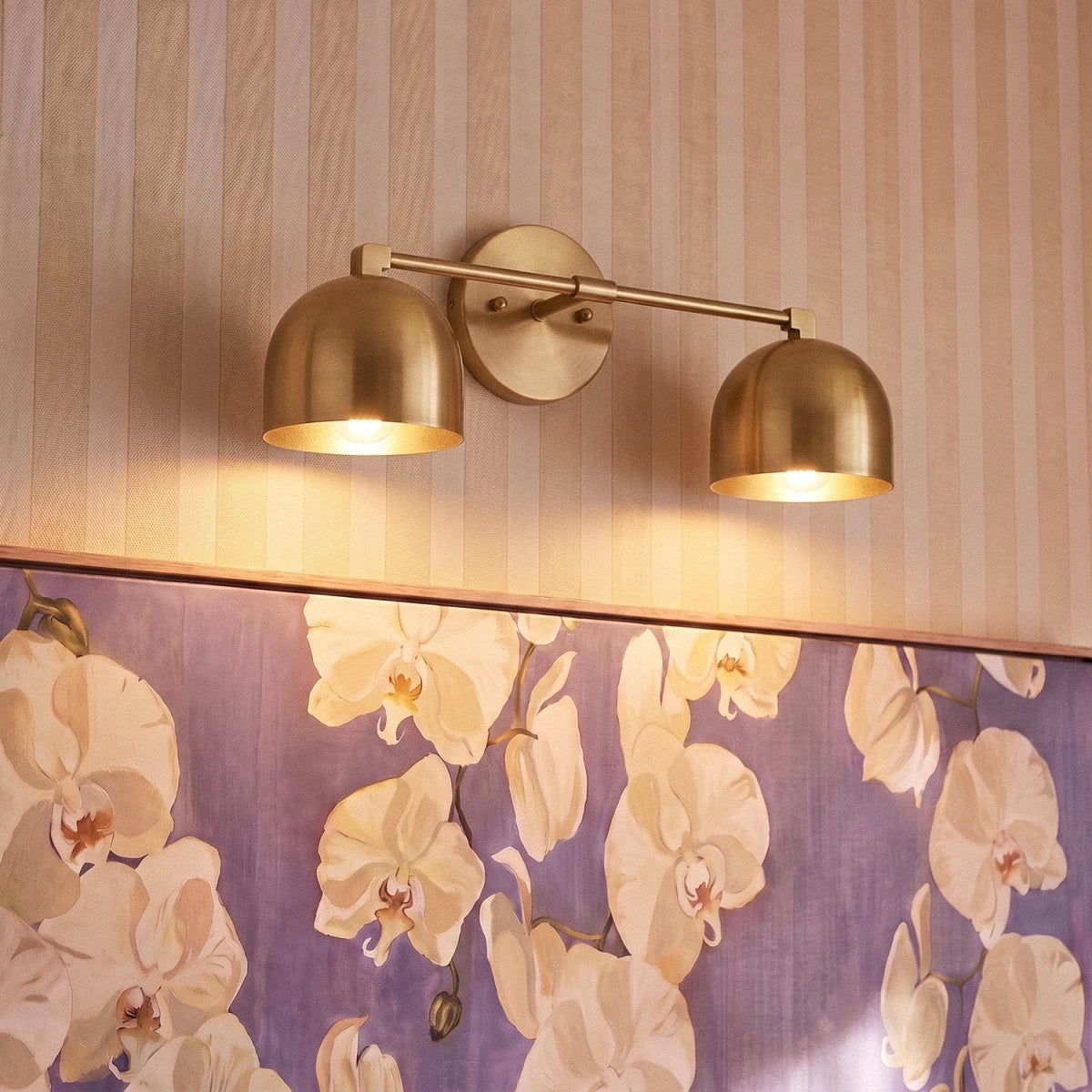 Avior Wall Lamp