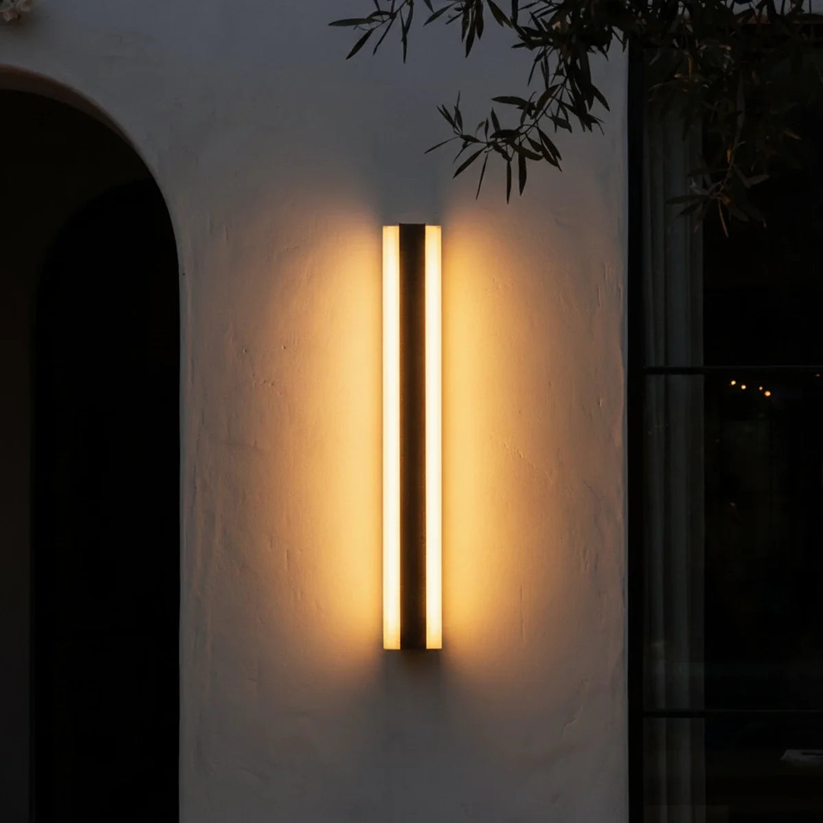 Baron Outdoor Wall Lamp