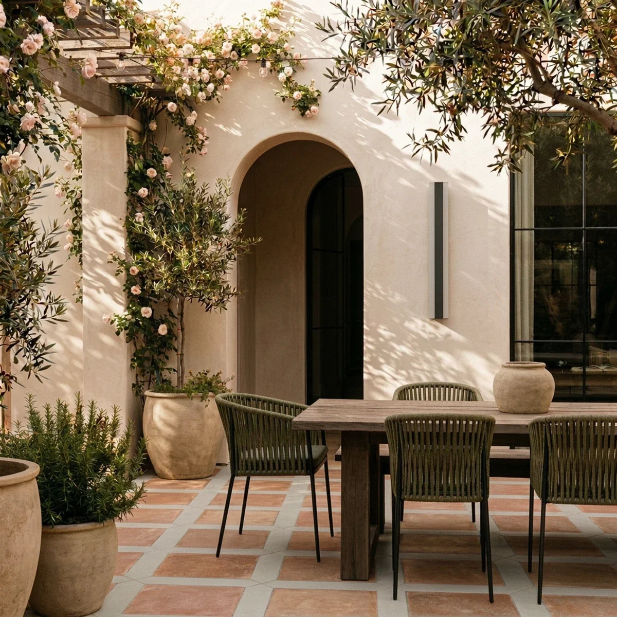 Baron Outdoor Wall Lamp