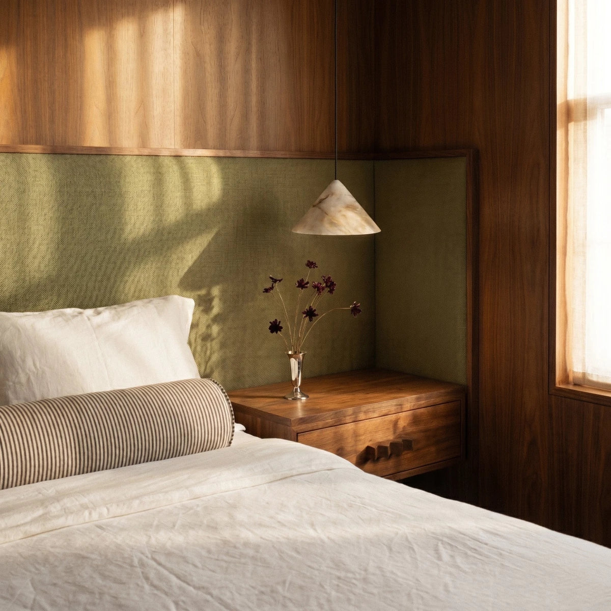 Blom Alabaster Pendant Light