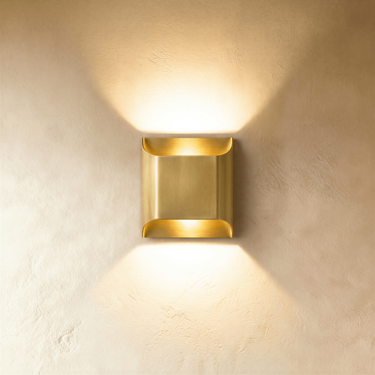 Ceres Wall Lamp