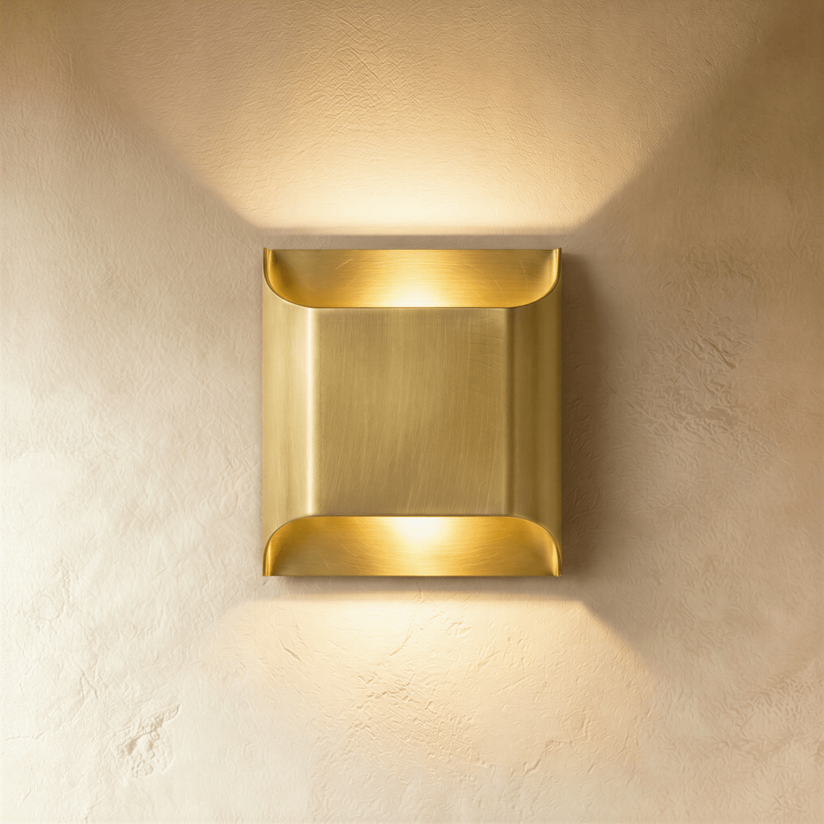 Ceres Wall Lamp