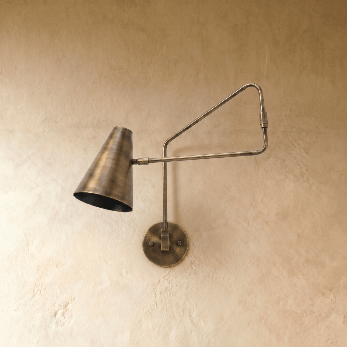 Cevor Wall Lamp