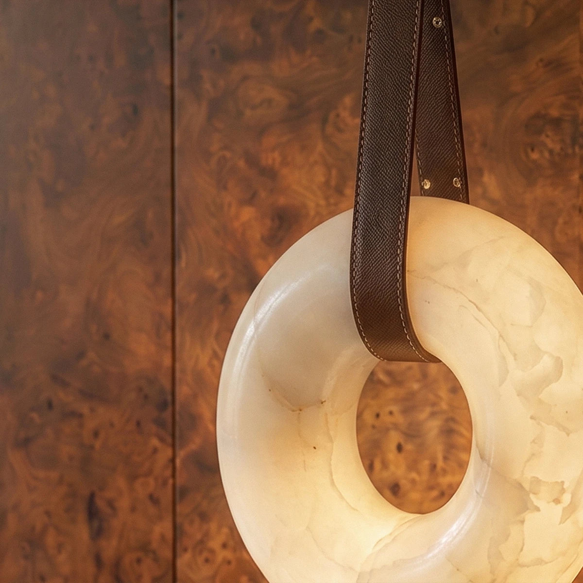 Cingeto Alabaster Pendant Light