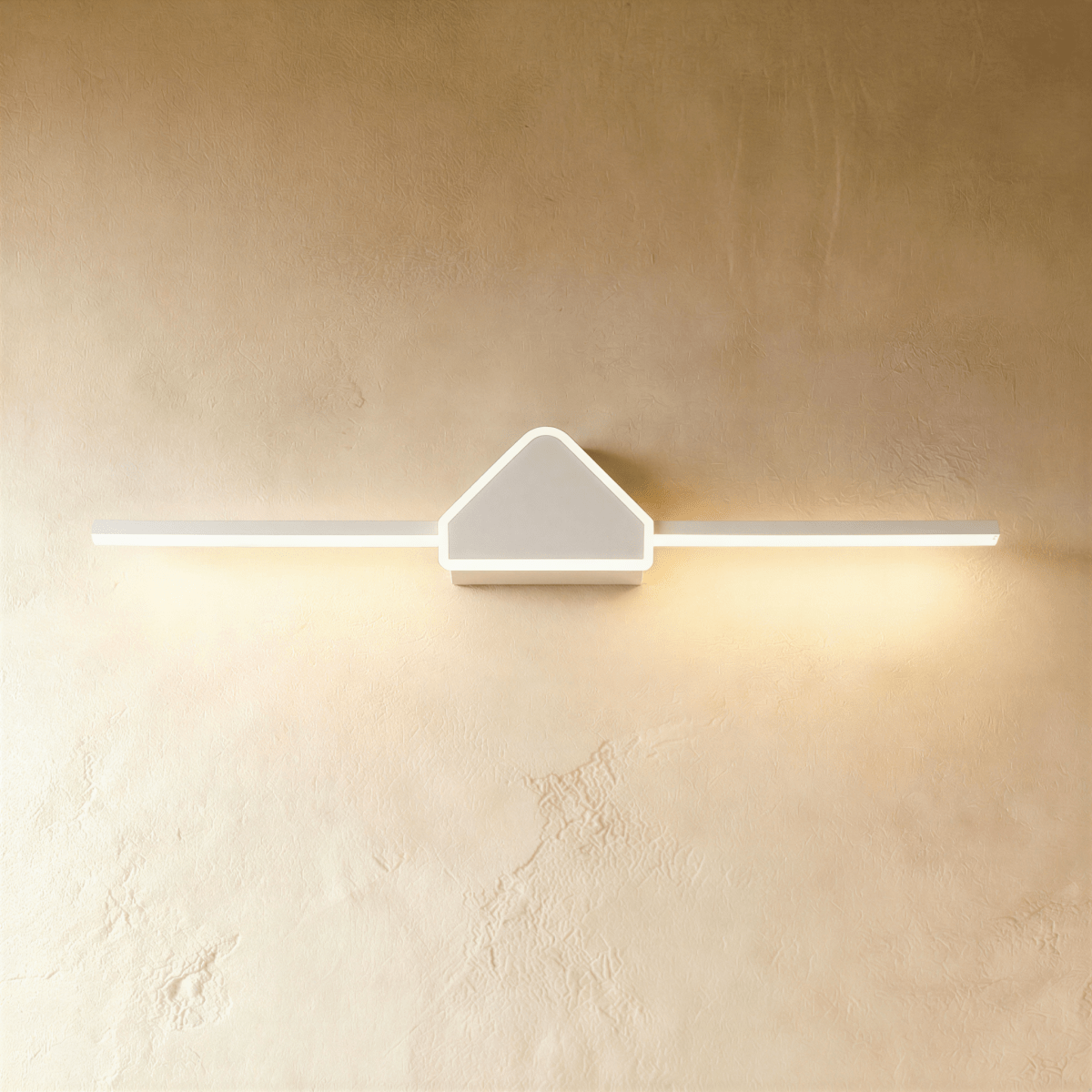 Clytheris Wall Lamp