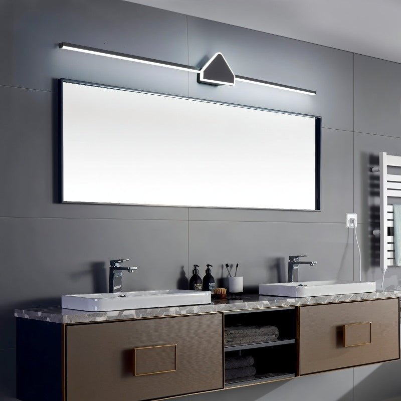 Clytheris Wall Lamp