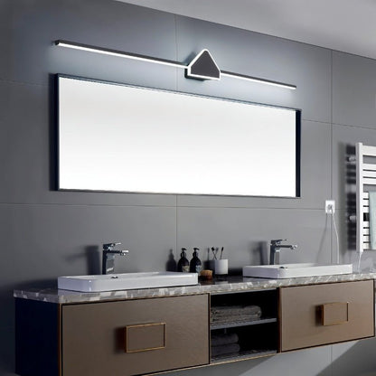 Clytheris Wall Lamp