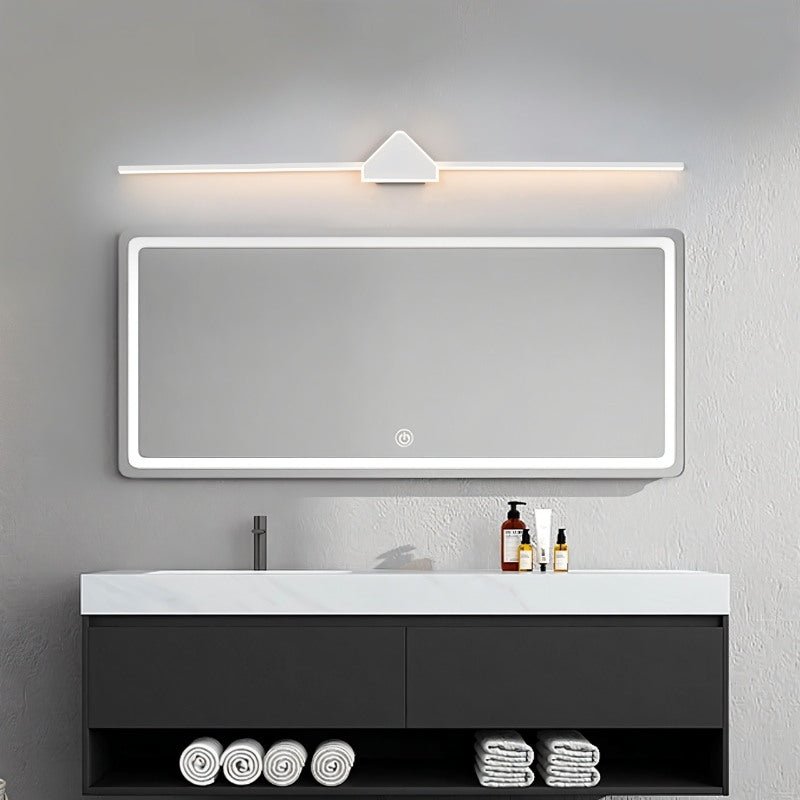 Clytheris Wall Lamp