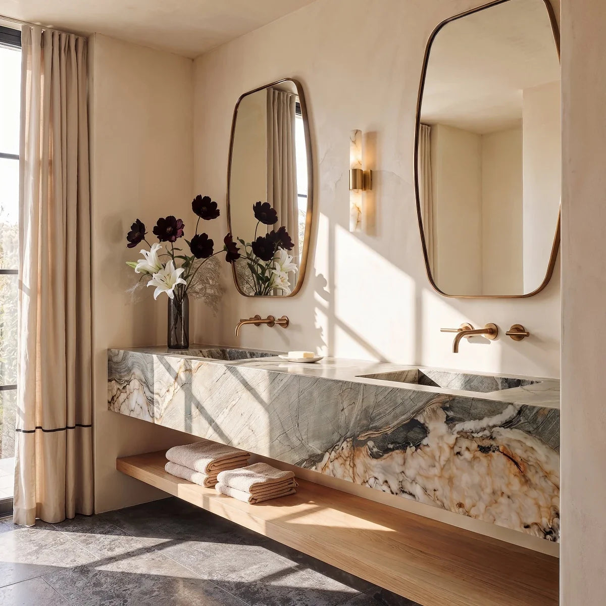 Cutar Alabaster Wall Sconce