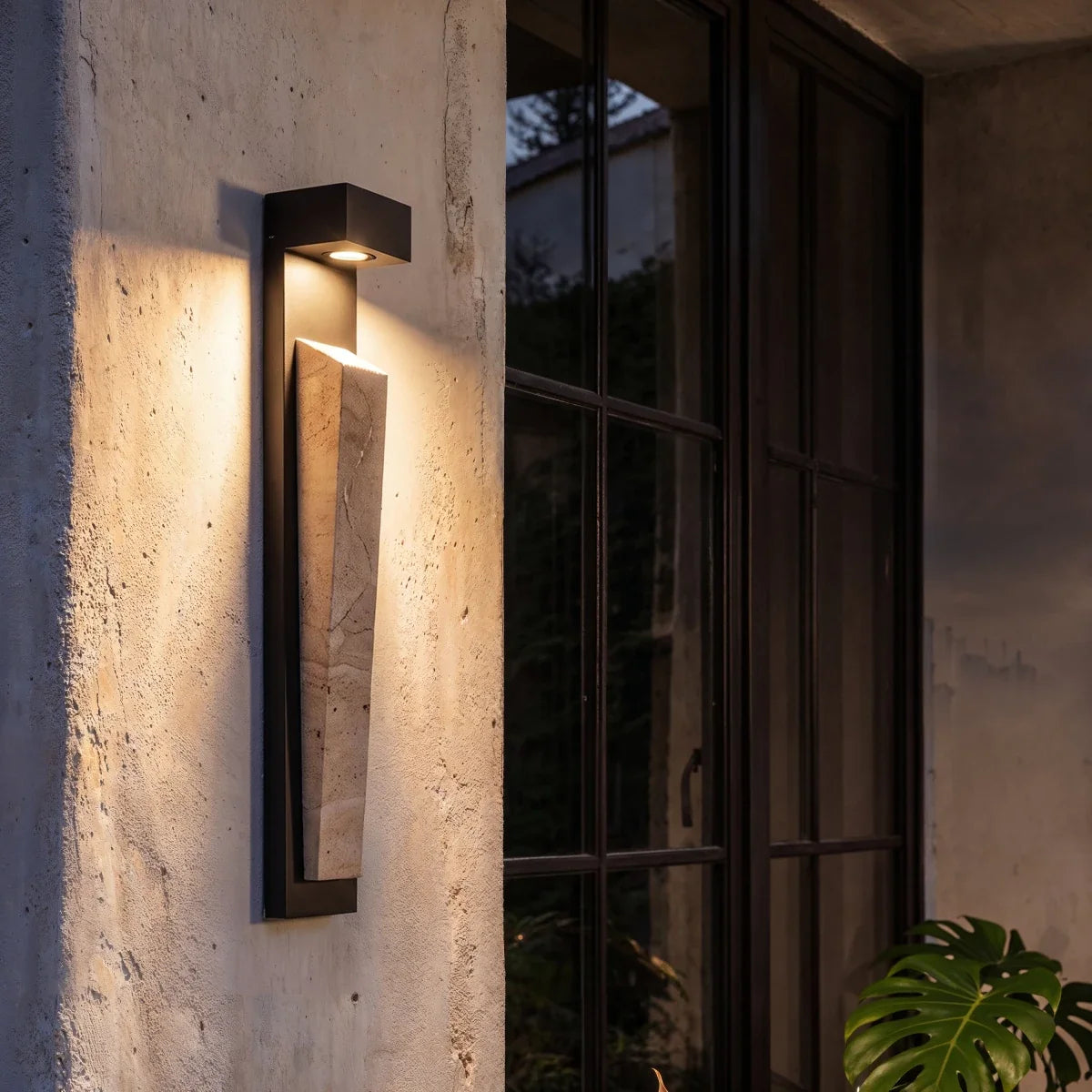 Elisk Wall Lamp