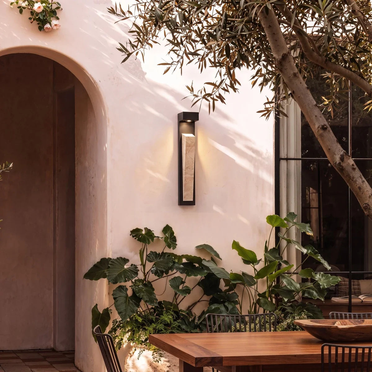 Elisk Wall Lamp