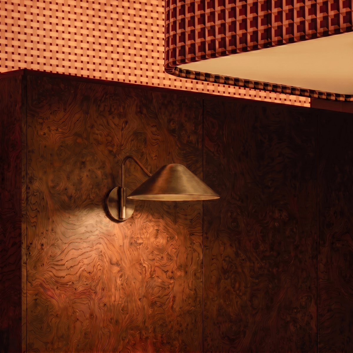 Elvane Wall Lamp