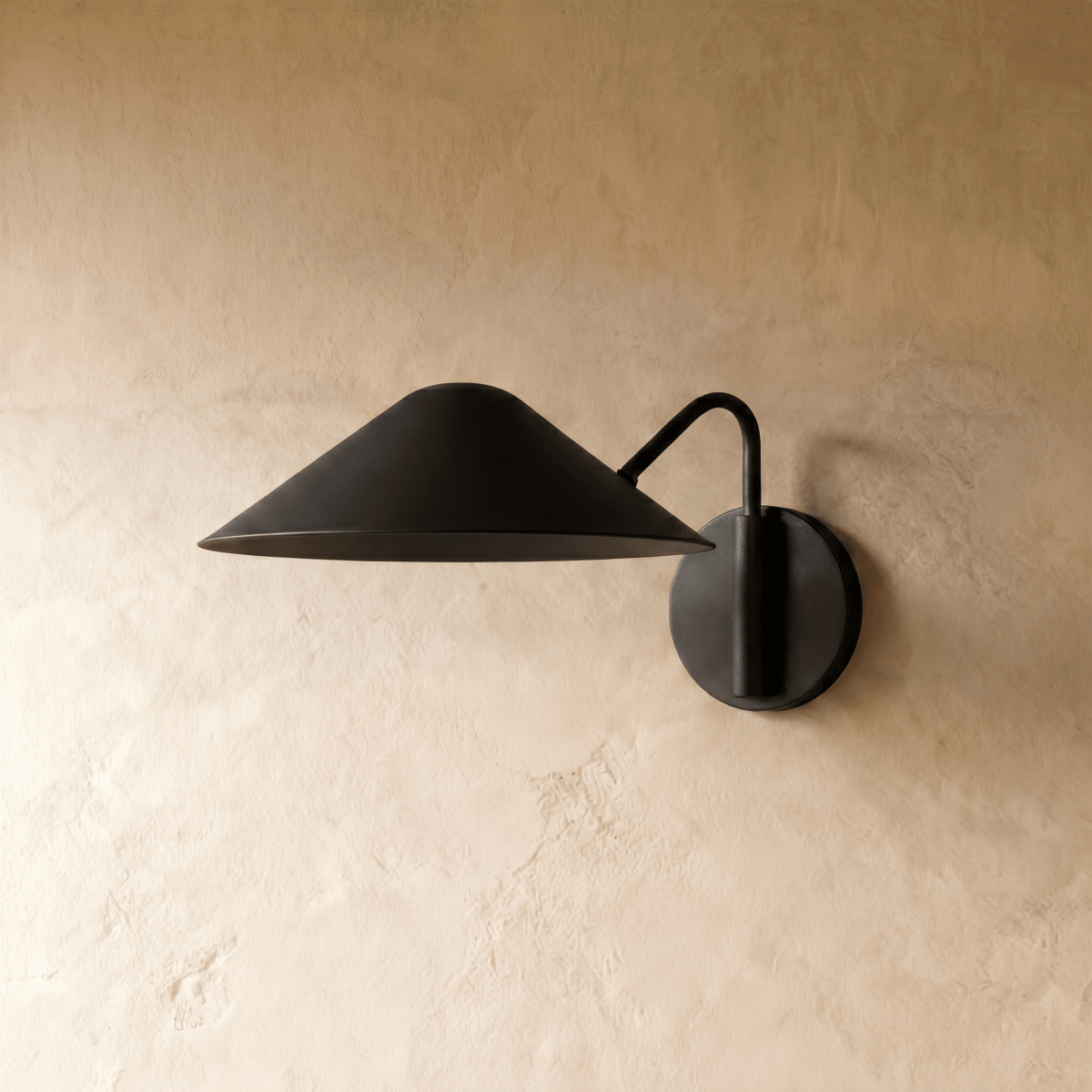 Elvane Wall Lamp