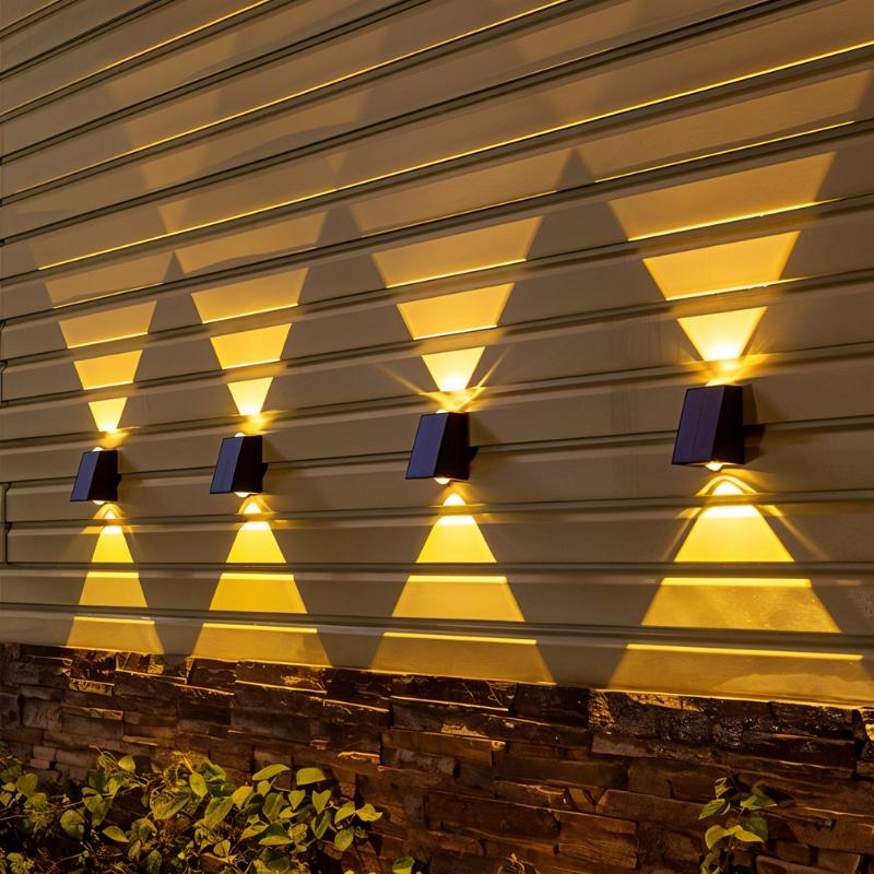 Enelise Outdoor Wall Lamp