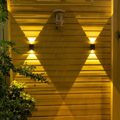 Enelise Outdoor Wall Lamp