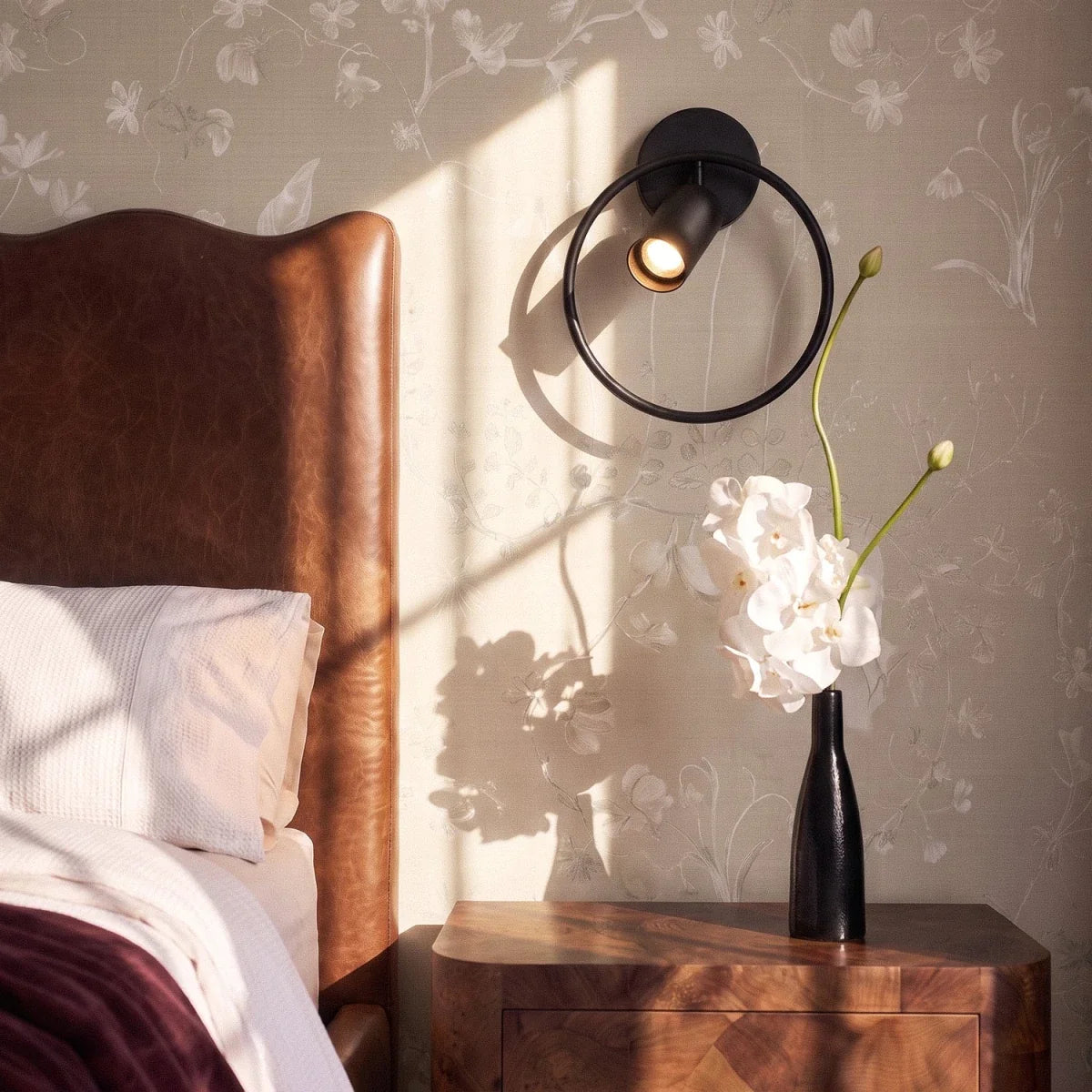 Eryx Wall Lamp