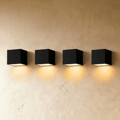 Evelyn Outdoor Wall Lamp