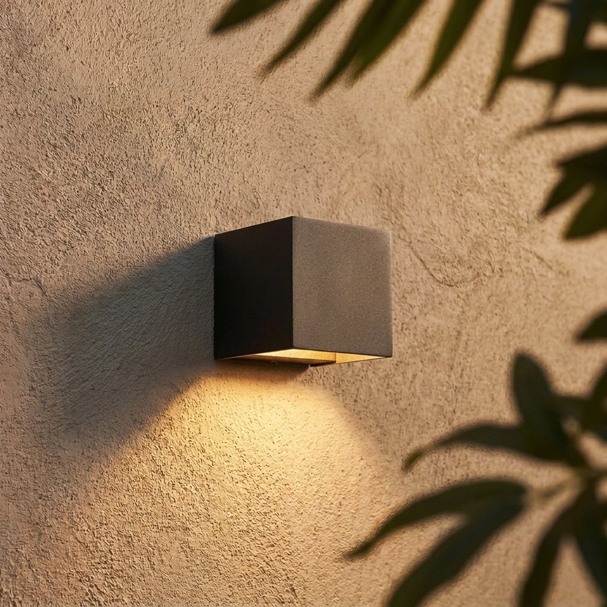 Evelyn Outdoor Wall Lamp