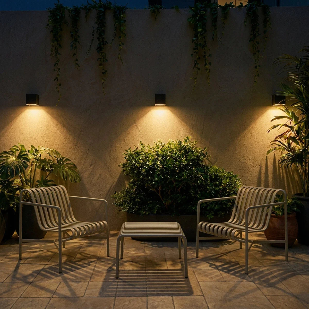 Evelyn Outdoor Wall Lamp