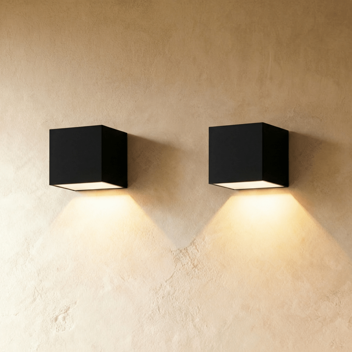 Evelyn Outdoor Wall Lamp