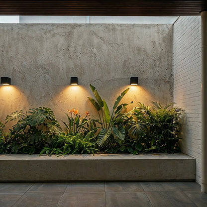 Evelyn Outdoor Wall Lamp