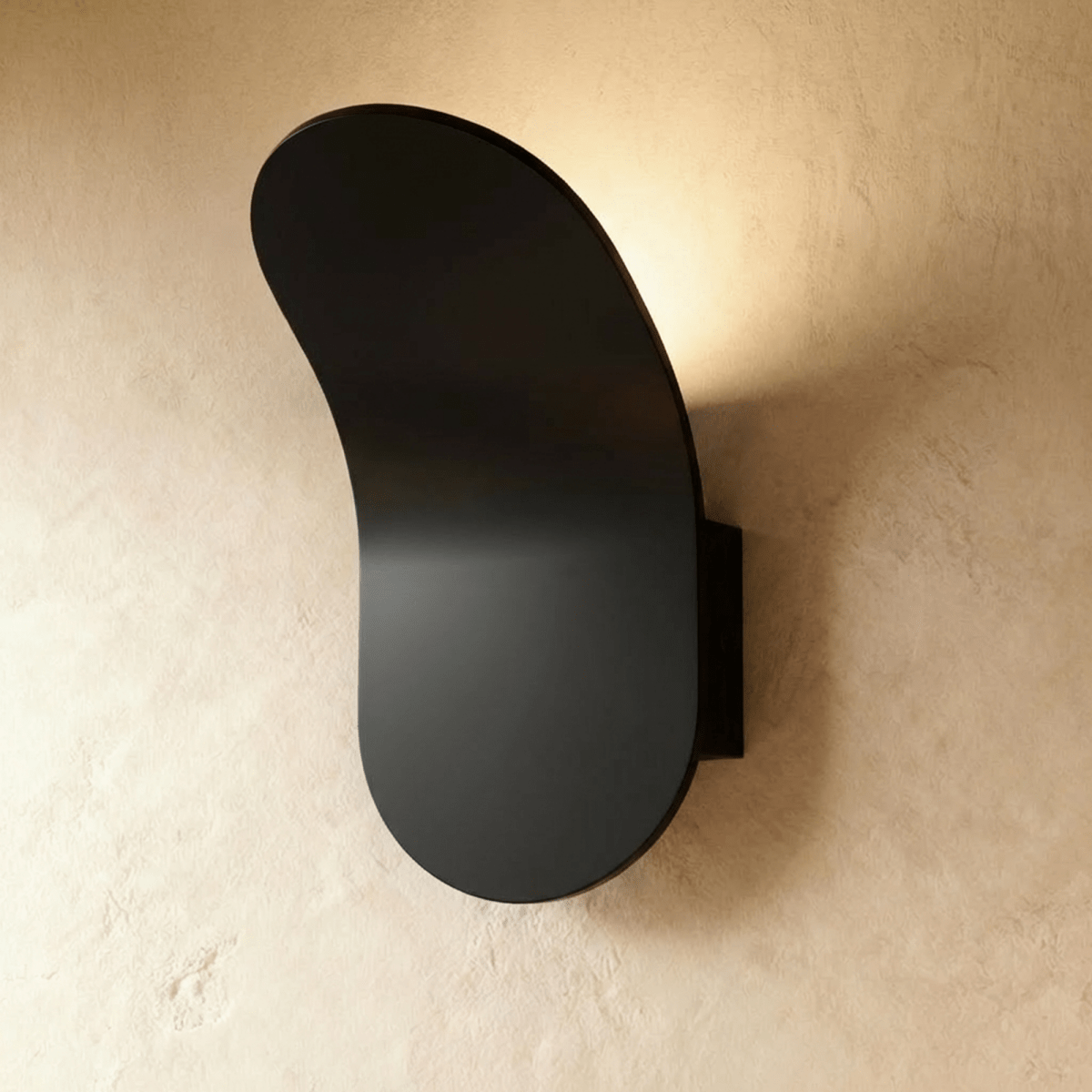 Fana Wall Lamp