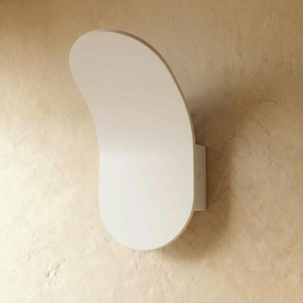 Fana Wall Lamp