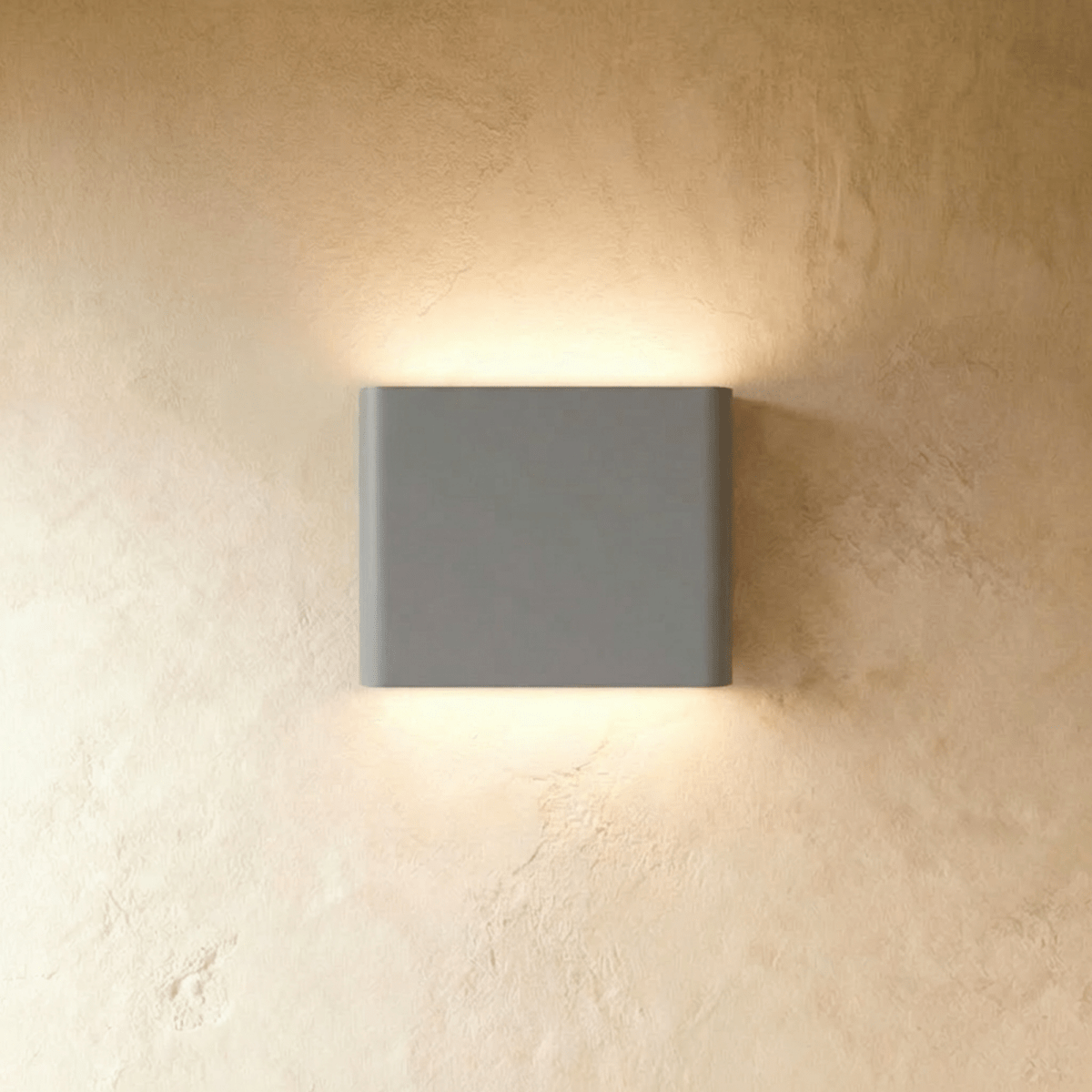 Femi Wall Lamp