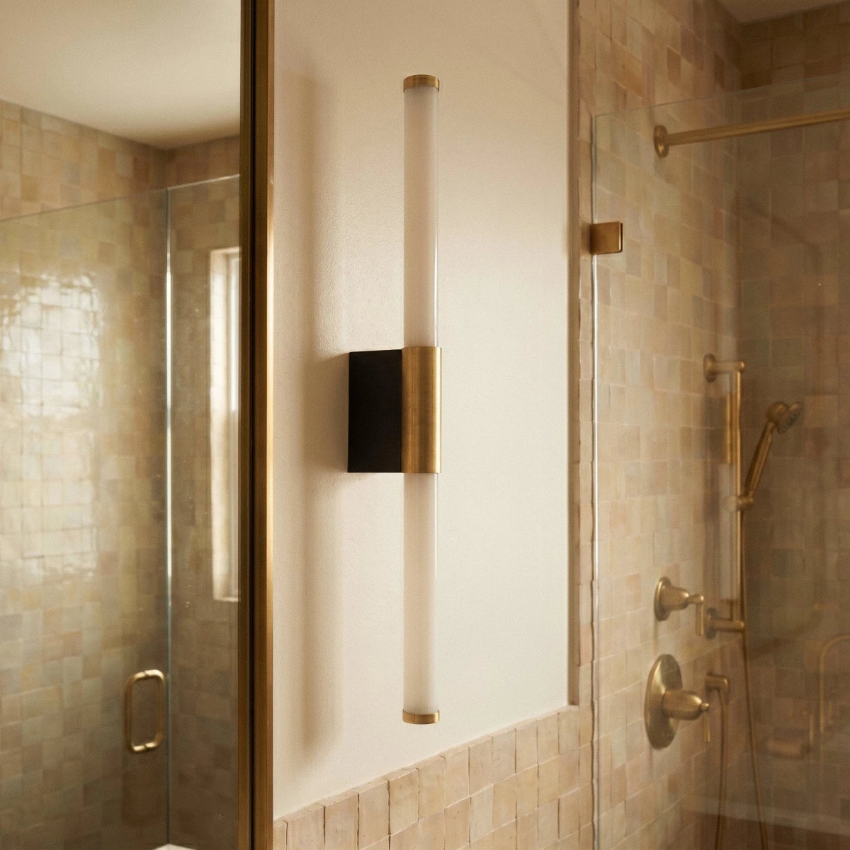 Fyzen Wall Lamp