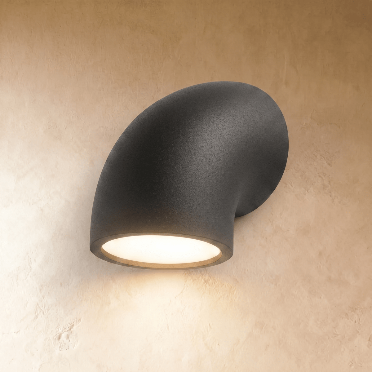 Hortus Outdoor Wall Lamp