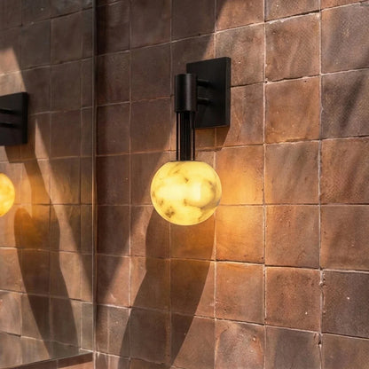 Karvox Wall Lamp