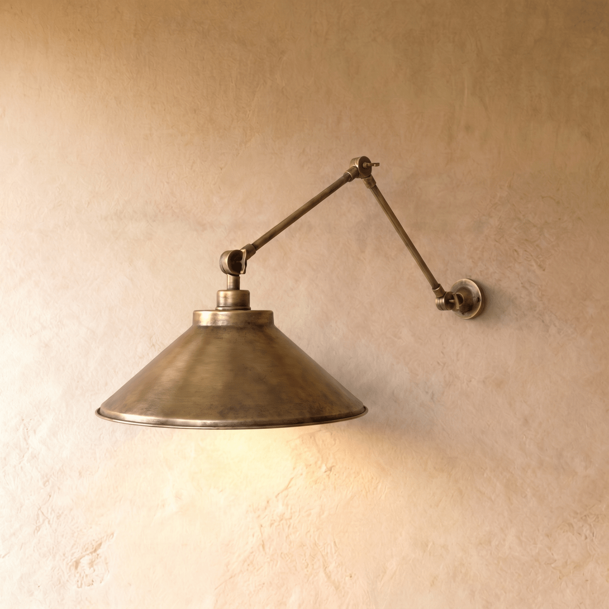 Kenton Wall Lamp