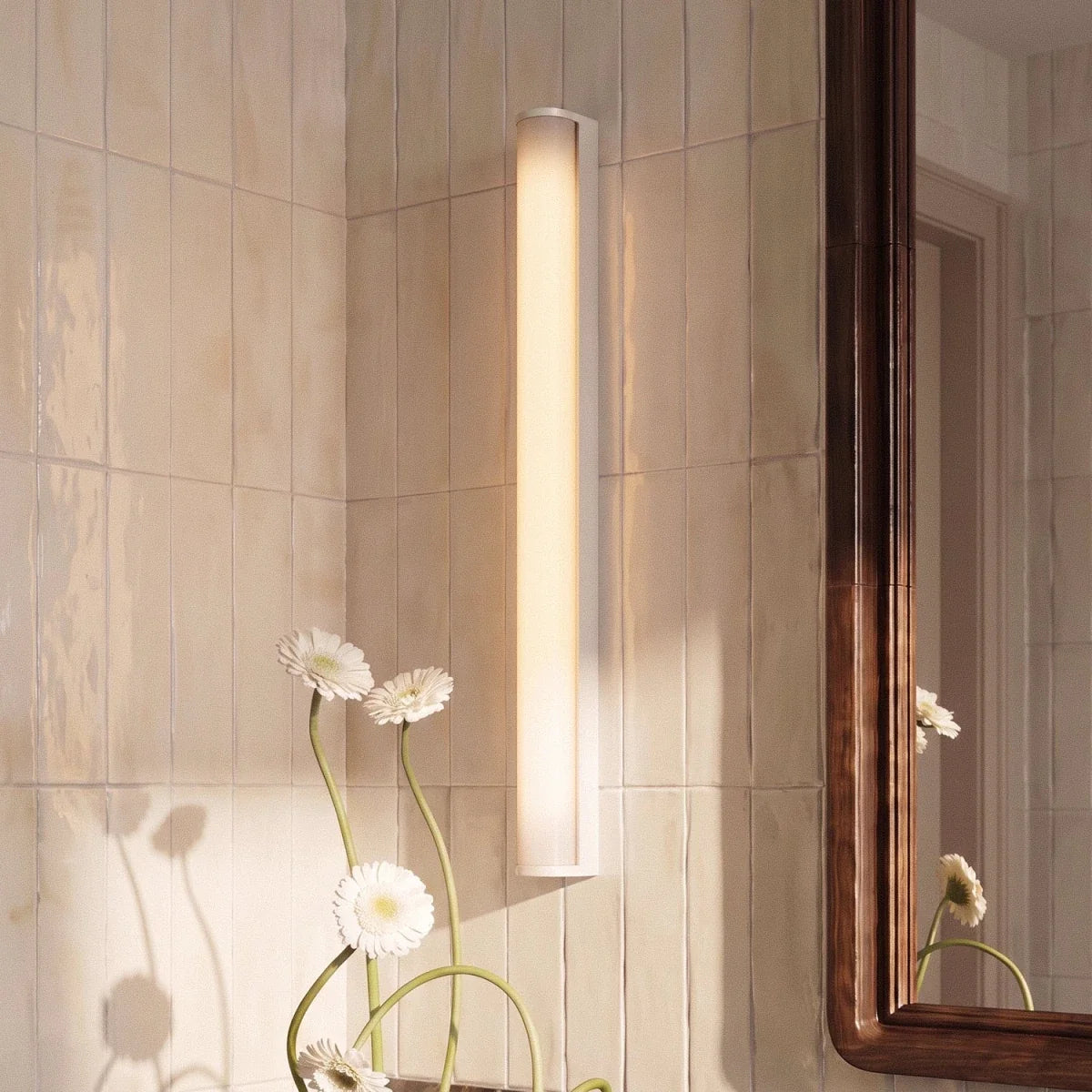 Knoris Wall Lamp