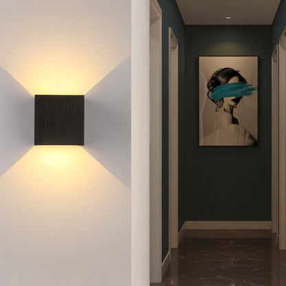 Lior Wall Lamp