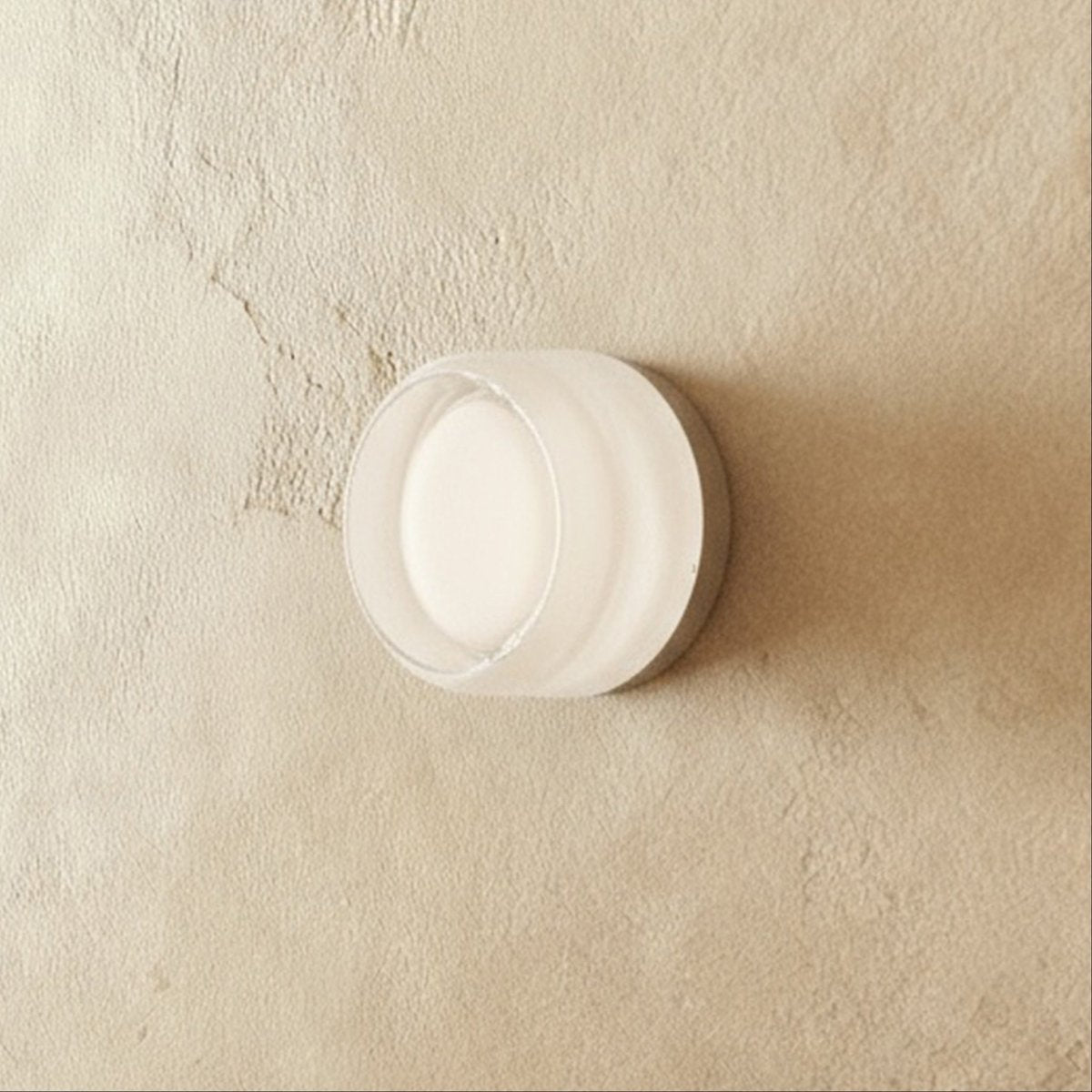 Lugna Wall Lamp