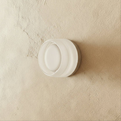 Lugna Wall Lamp