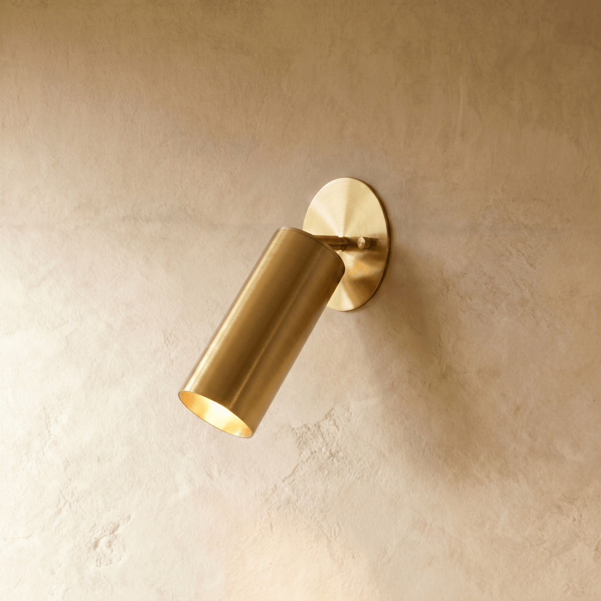 Mavik Wall Lamp