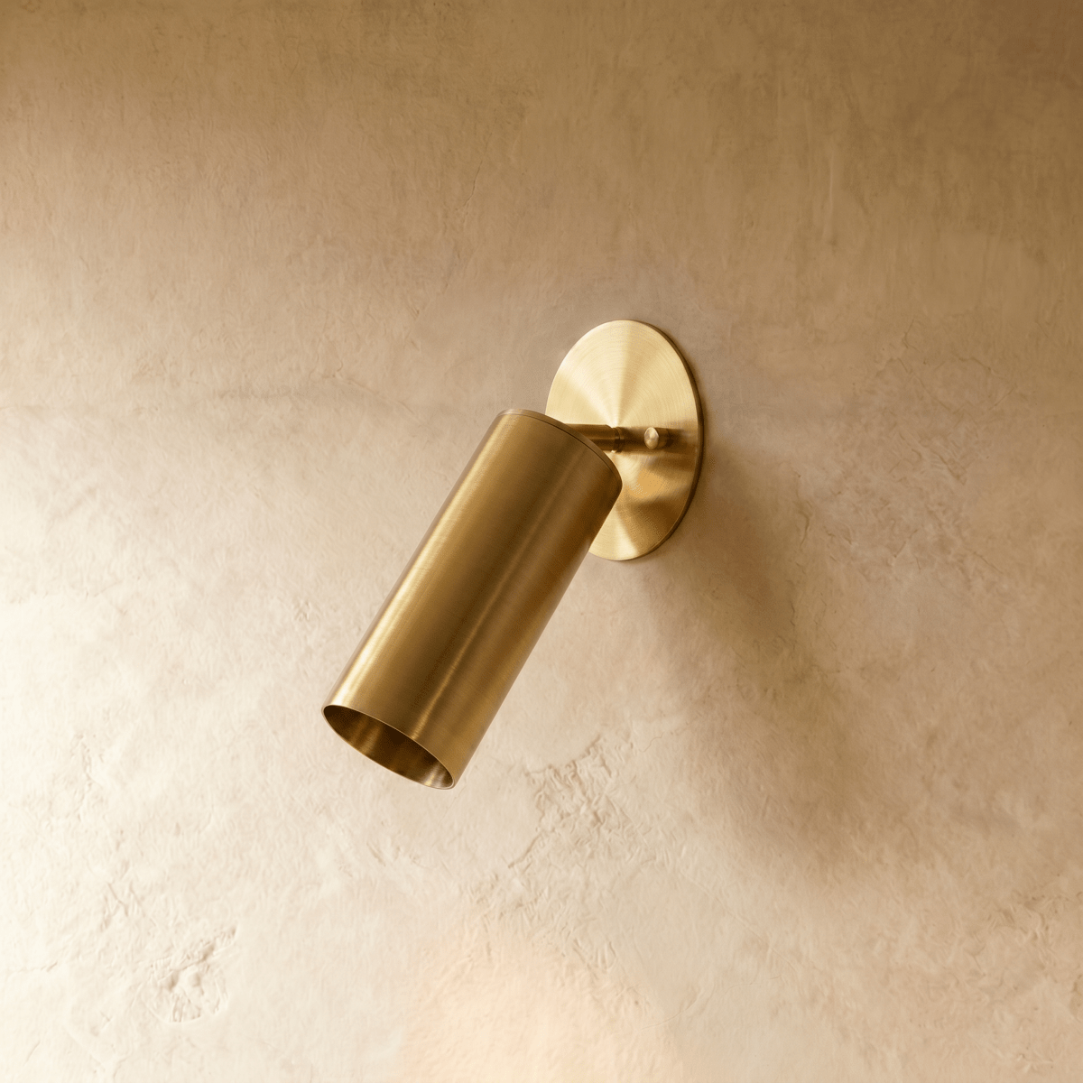 Mavik Wall Lamp