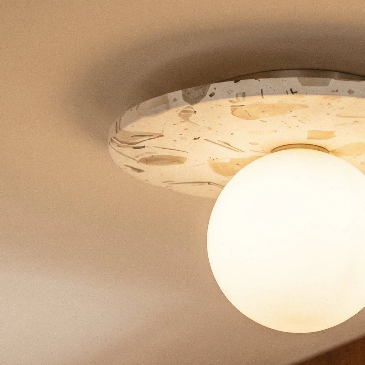 Ollo Ceiling Light